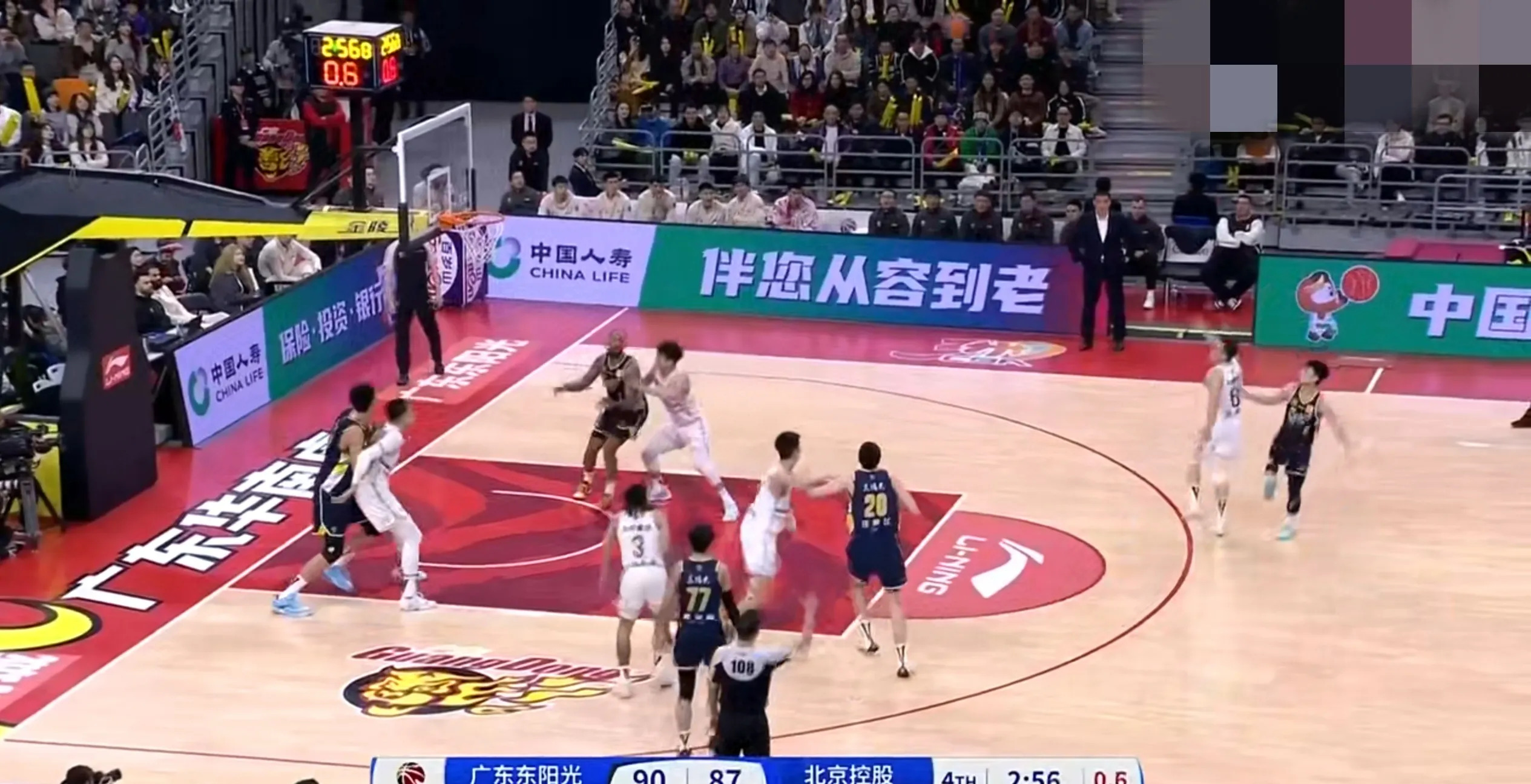 关于双外援助力球队逆转,球迷欢呼雀跃的信息 关于双外援助力球队逆转,球迷欢呼雀跃的信息