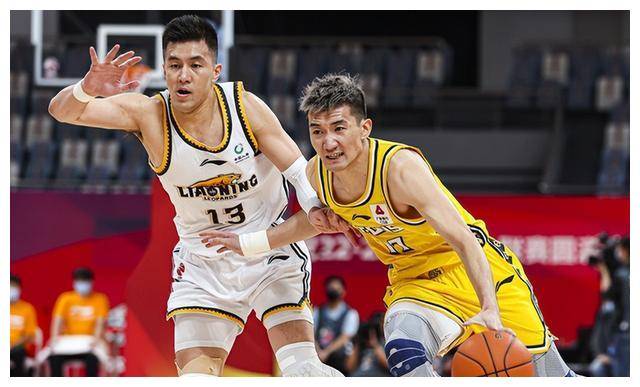 球队战术调整频繁,赛季风云变幻 球队战术调整频繁,赛季风云变幻