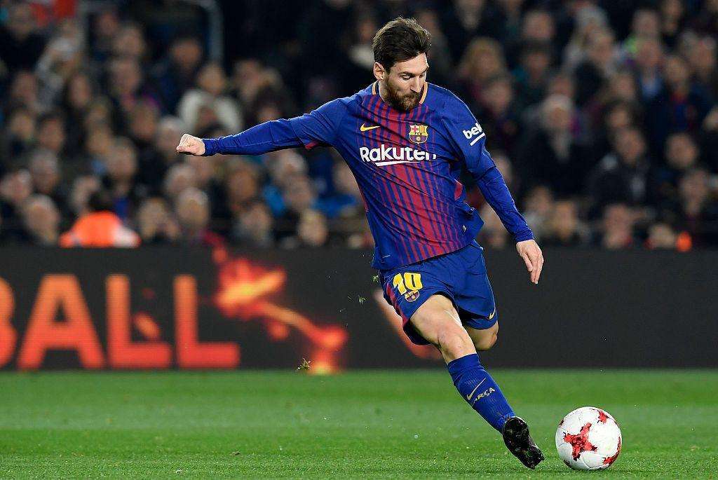 梅西双响贡献胜利,巴萨继续追赶曼联 梅西双响贡献胜利,巴萨继续追赶曼联