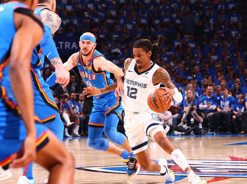 巨人雪藏出场，灰熊主场大胜雷霆的简单介绍