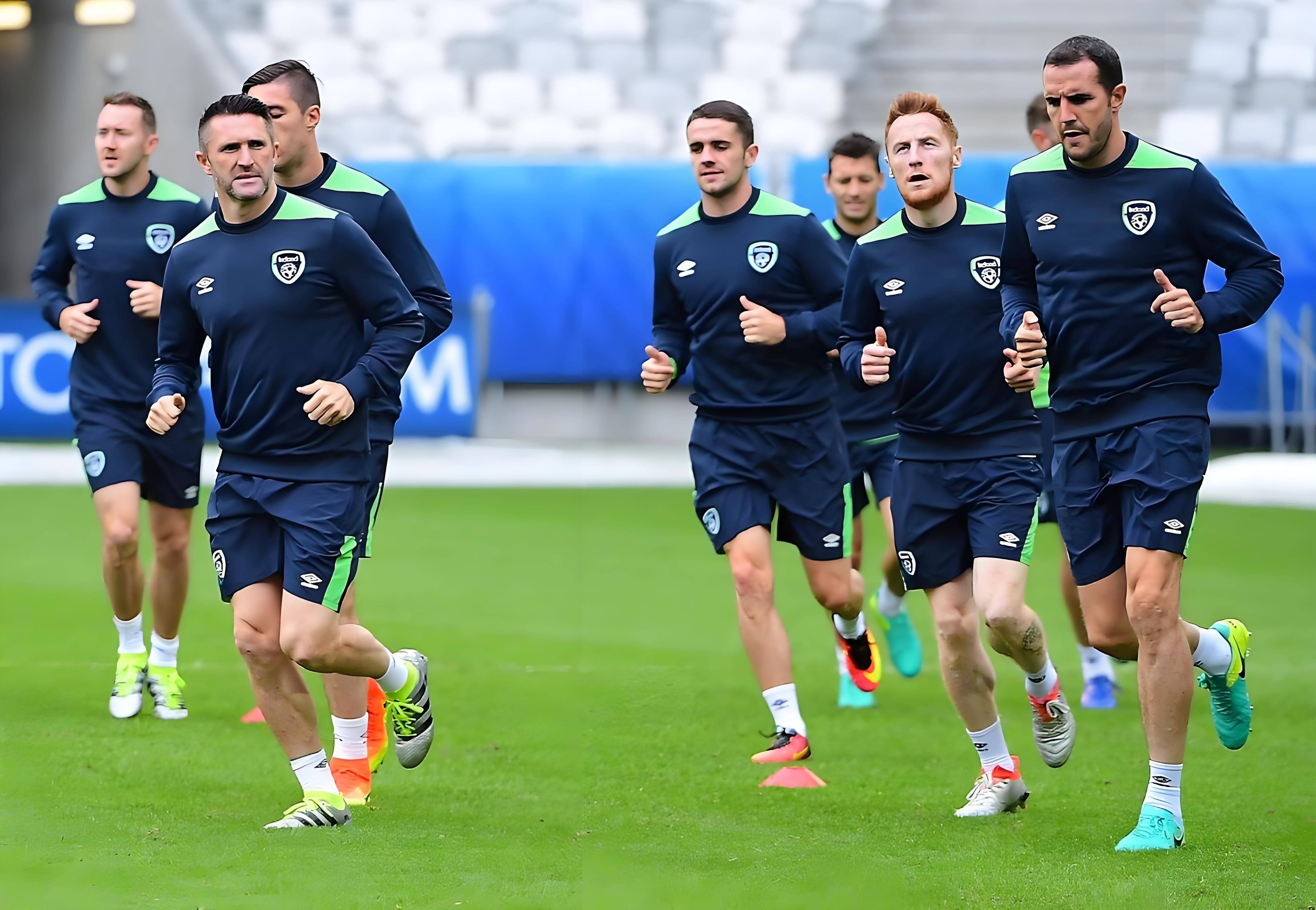 荷兰队在欧预赛中表现出色引发关注 荷兰队在欧预赛中表现出色引发关注