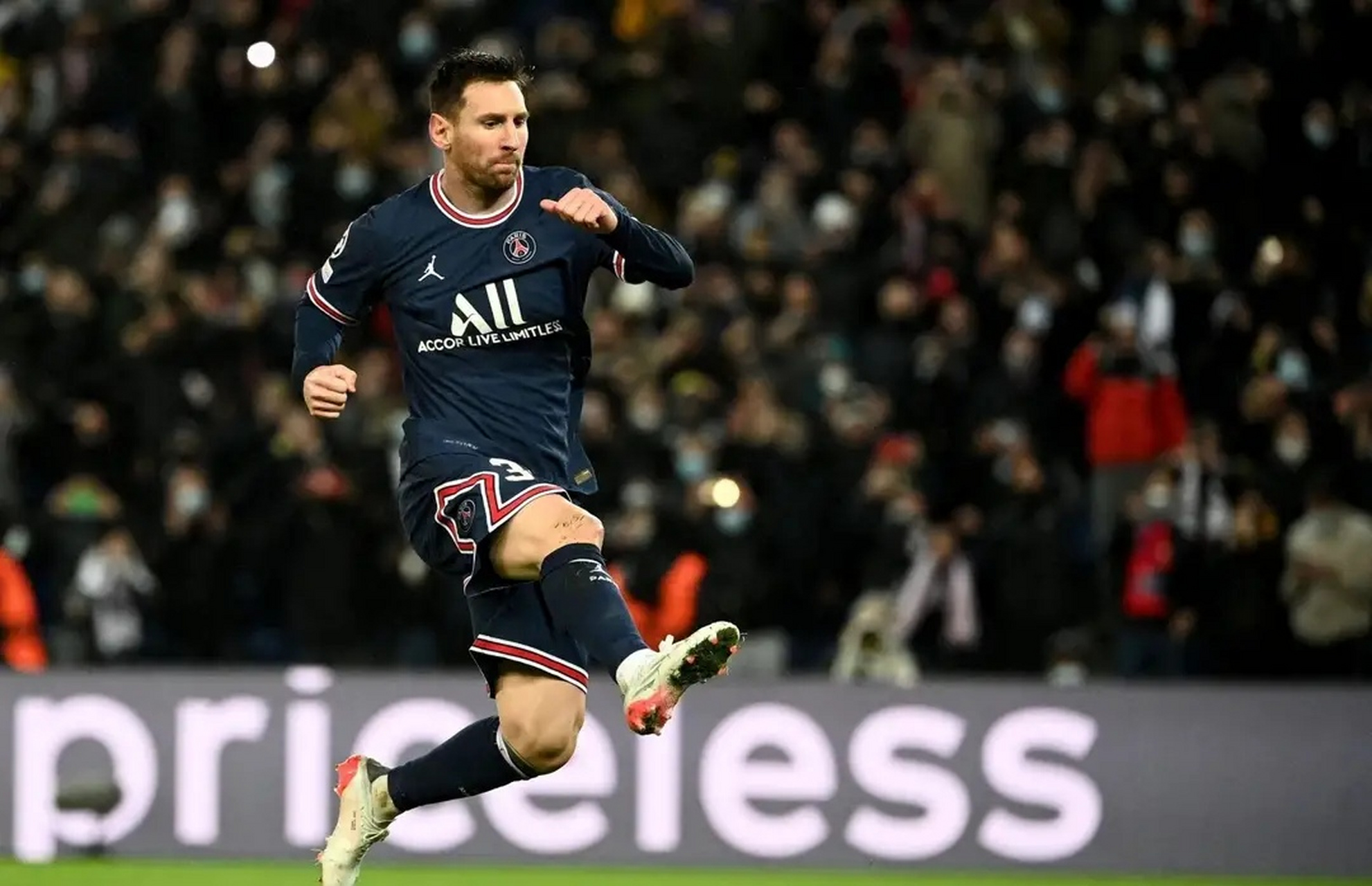 巴黎圣日耳曼惊险晋级,梅西献关键进球 巴黎圣日耳曼惊险晋级,梅西献关键进球