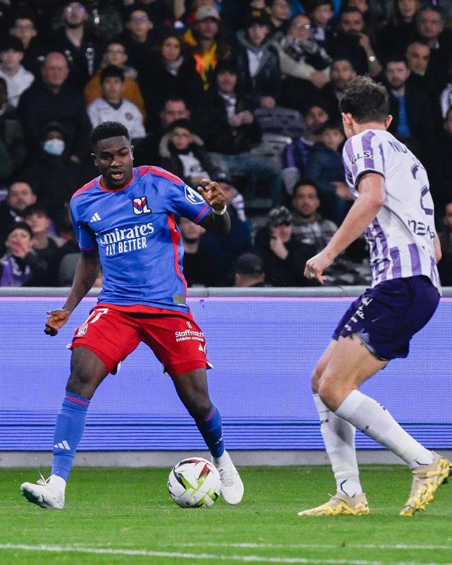 包含里昂客场带走三分,继续保持领先的词条 包含里昂客场带走三分,继续保持领先的词条