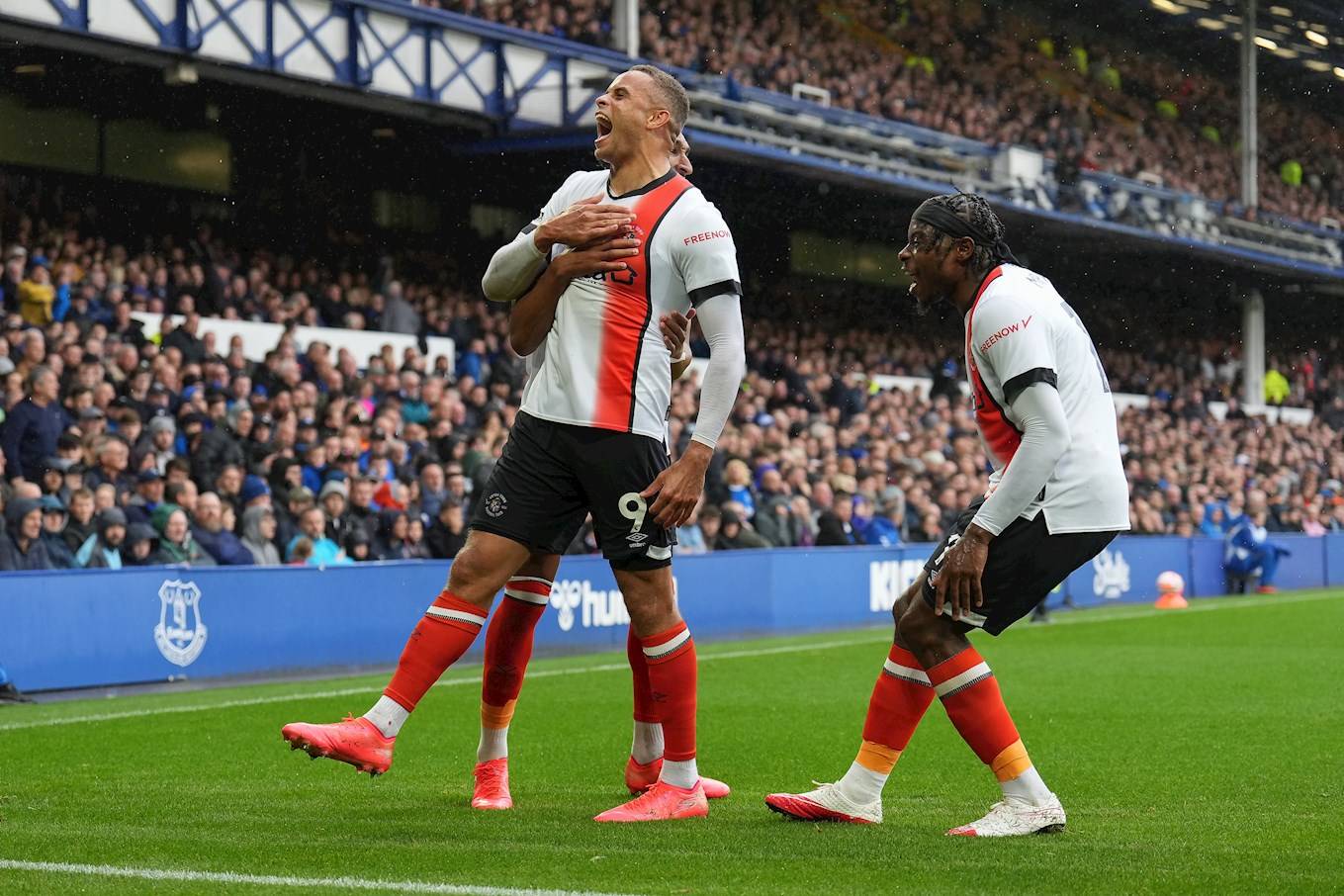 伯恩利勉强-战平,难以绝处逢生的简单介绍 伯恩利勉强-战平,难以绝处逢生的简单介绍