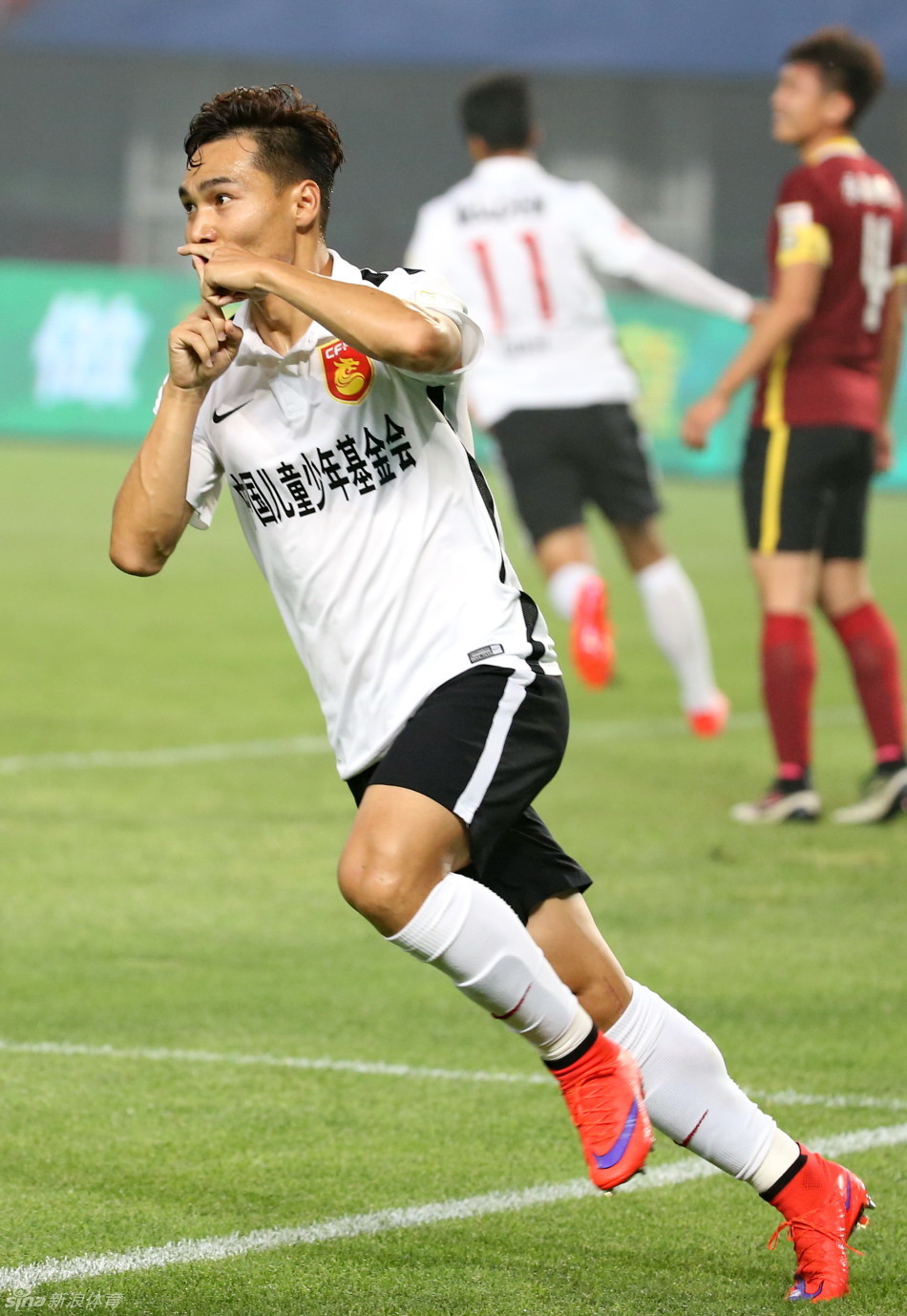 关于天津权健险胜辽宁宏运,力保前进气势的信息 关于天津权健险胜辽宁宏运,力保前进气势的信息