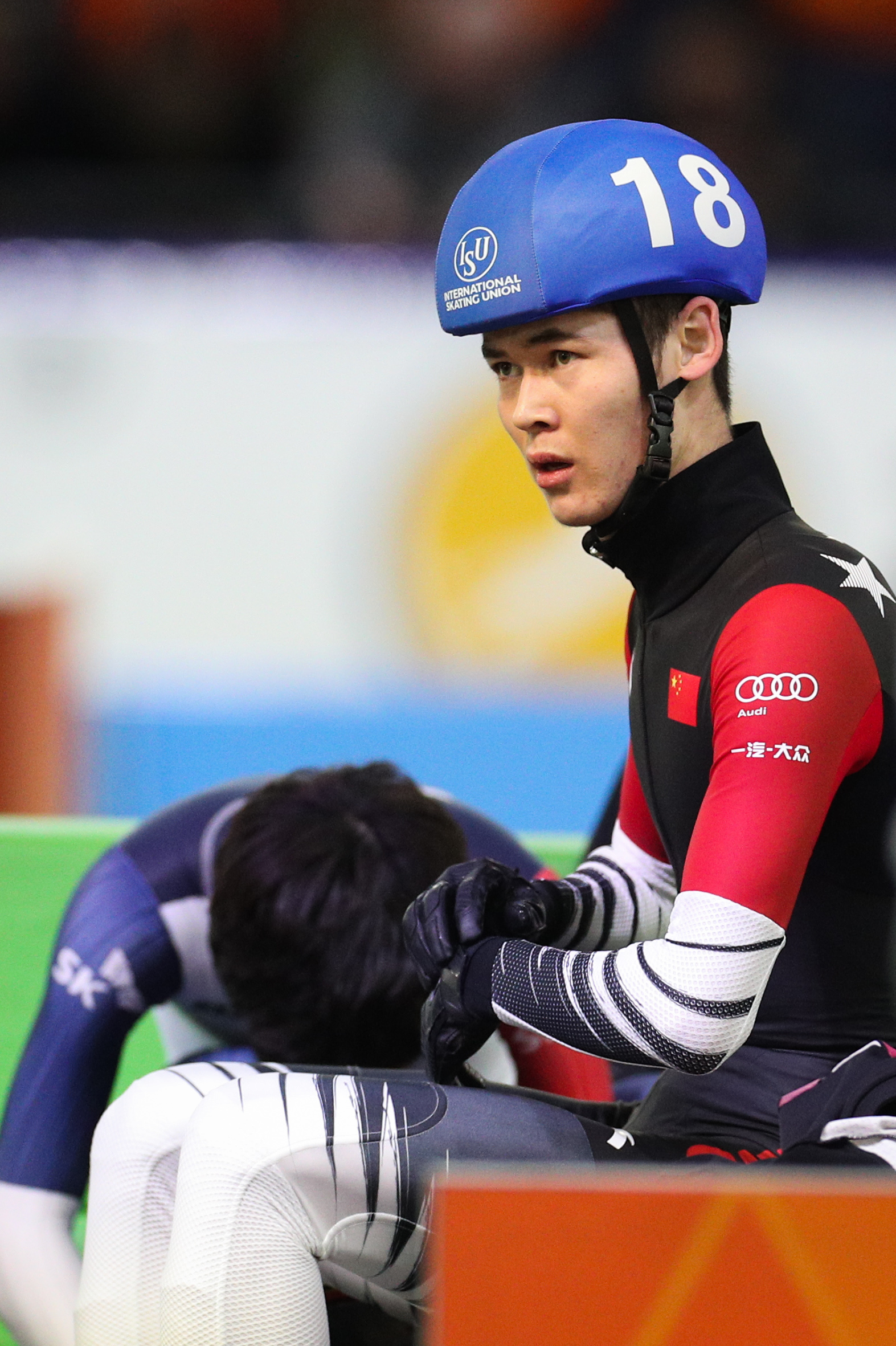 运动员气势逼人展现体育精神 运动员气势逼人展现体育精神