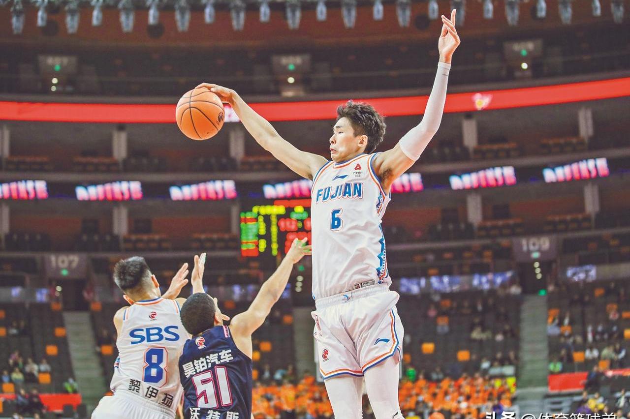 关于四川男篮外援双核发威,实现关键胜利稳住前八的信息 关于四川男篮外援双核发威,实现关键胜利稳住前八的信息