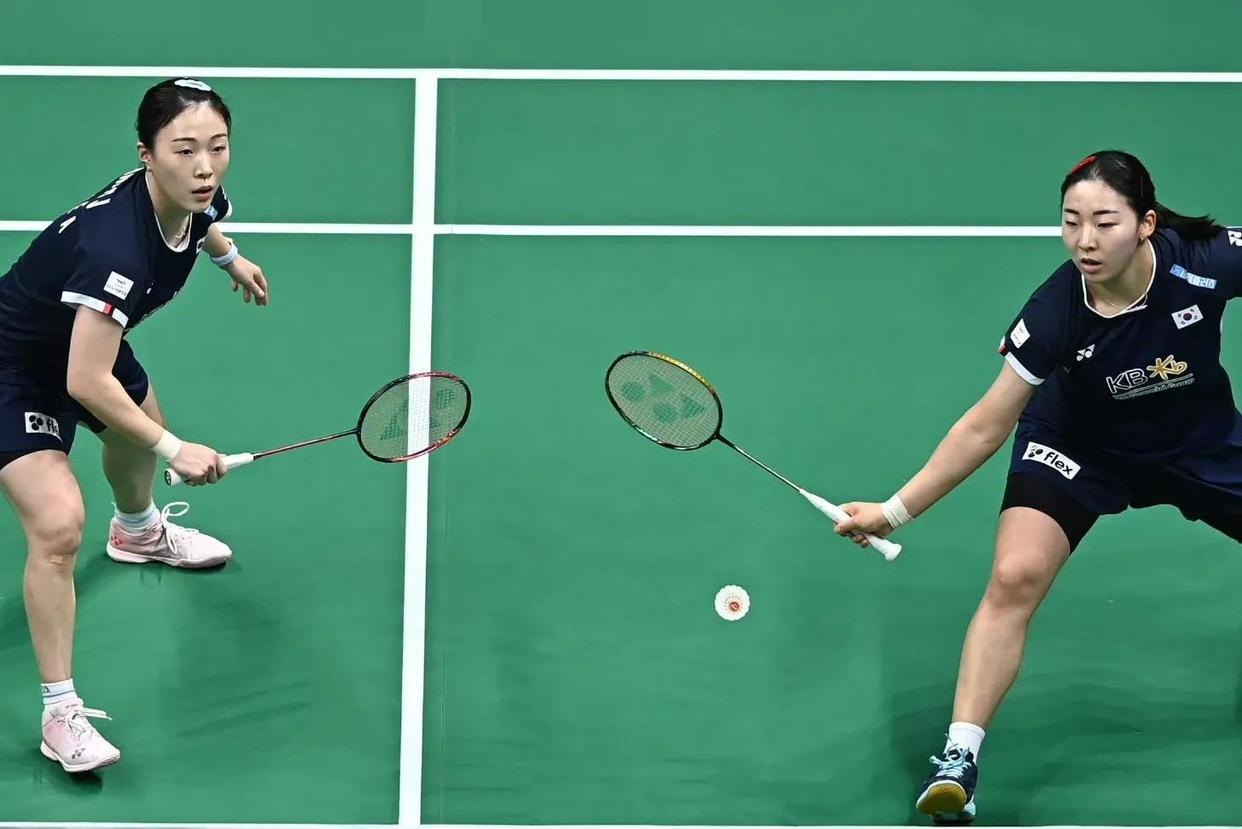 包含印尼运动员惊艳亮相,摘得铜牌归来的词条 包含印尼运动员惊艳亮相,摘得铜牌归来的词条