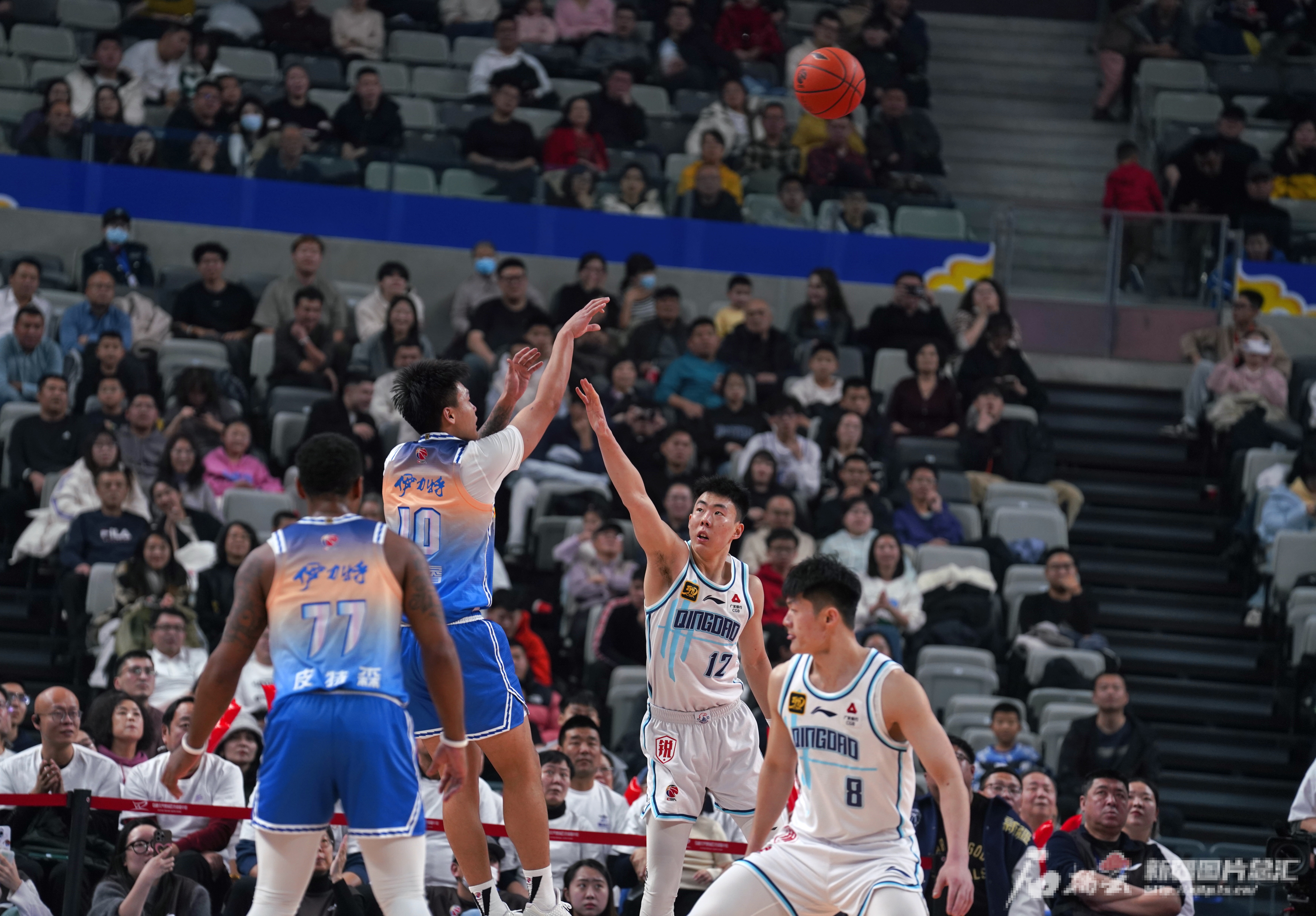 新疆队主场大胜湖北,士气高涨的简单介绍 新疆队主场大胜湖北,士气高涨的简单介绍