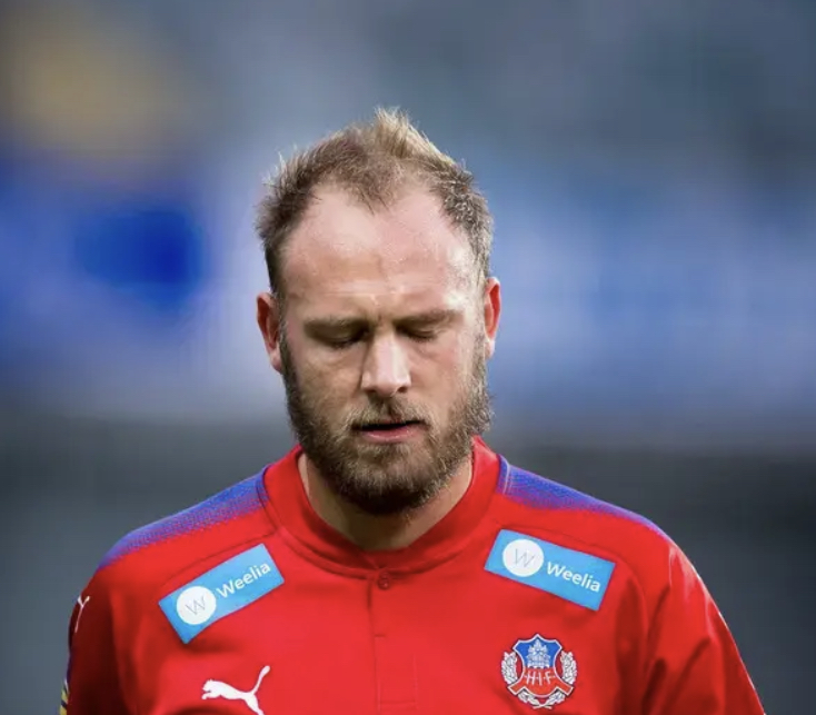 瑞典后卫表现失常,小组赛犯错频频的简单介绍 瑞典后卫表现失常,小组赛犯错频频的简单介绍