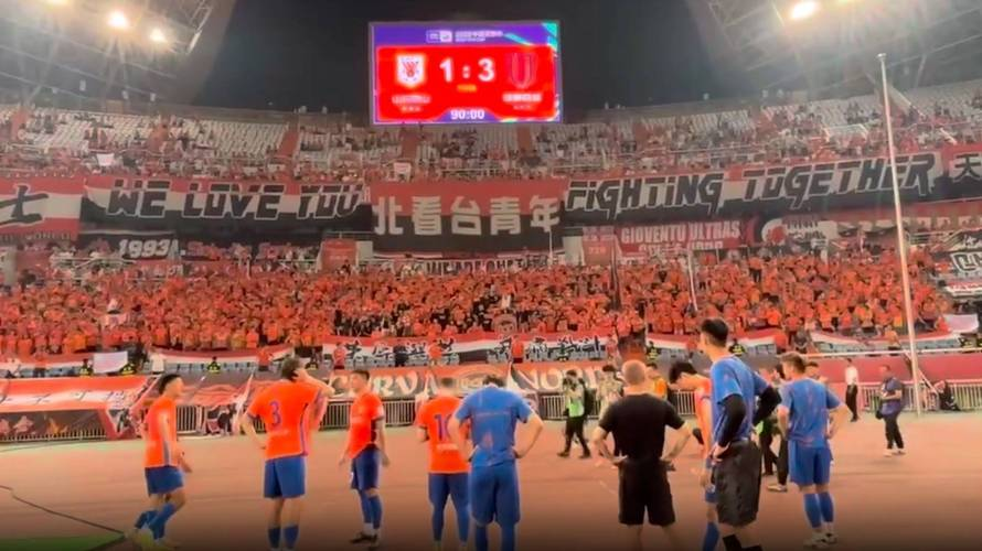 包含争夺联赛冠军之路,球队激情拼搏不止的词条 包含争夺联赛冠军之路,球队激情拼搏不止的词条