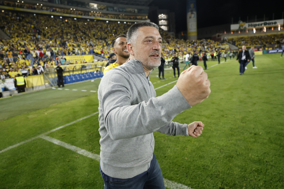 格拉纳达客场大胜,重返前四 格拉纳达客场大胜,重返前四