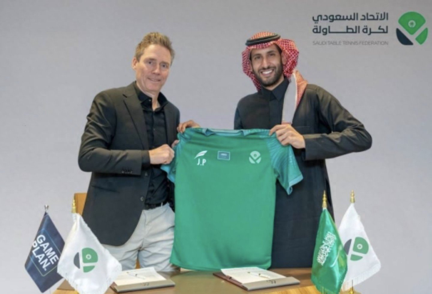 瑞典球队教练组宣布留任新闻的简单介绍 瑞典球队教练组宣布留任新闻的简单介绍