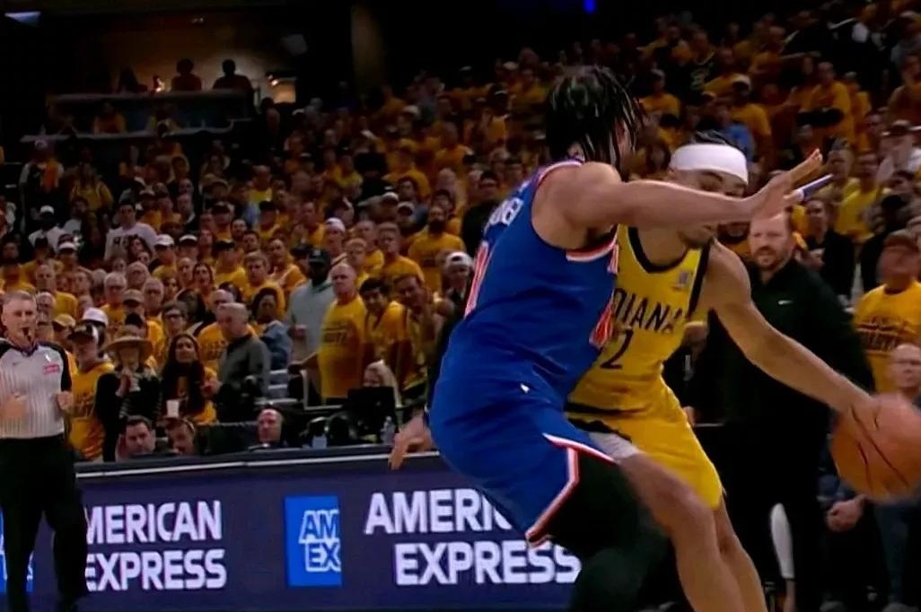 灰熊收获两连胜,欧文受伤尼克斯惨遭爵士逆转 灰熊收获两连胜,欧文受伤尼克斯惨遭爵士逆转