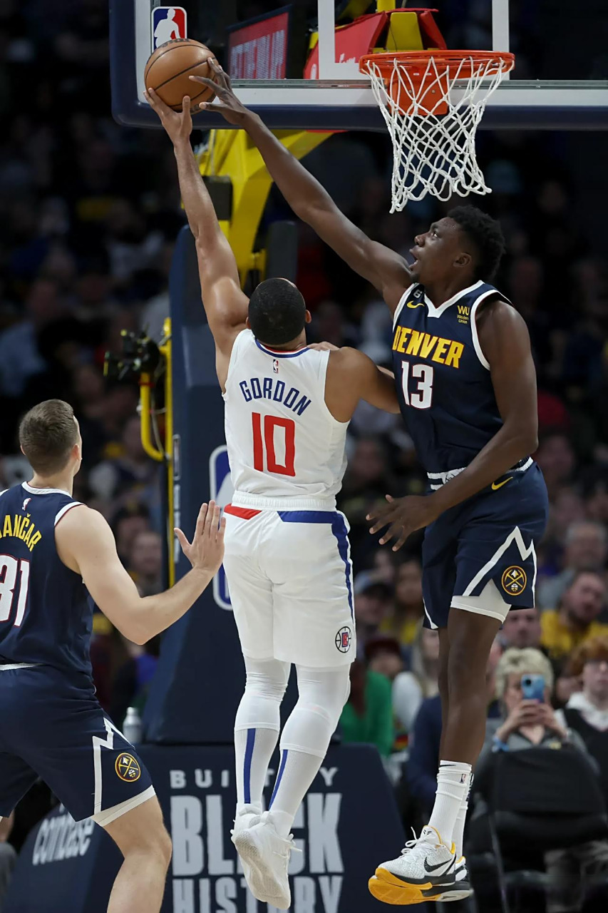 包含奇才绝杀勇士B队，贝弗利惊艳世界的词条