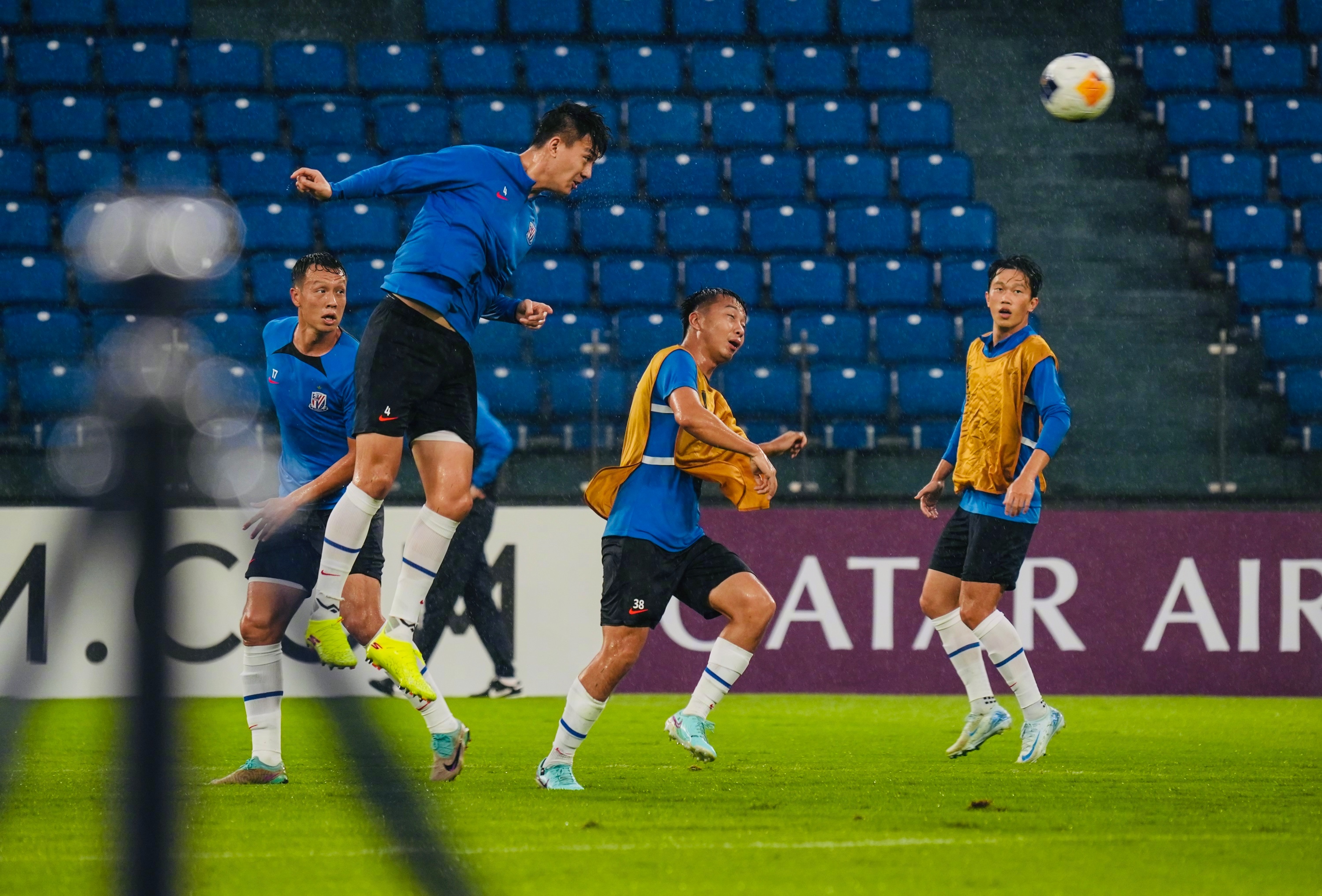 欧锦赛资格赛热身赛，战队全力争胜