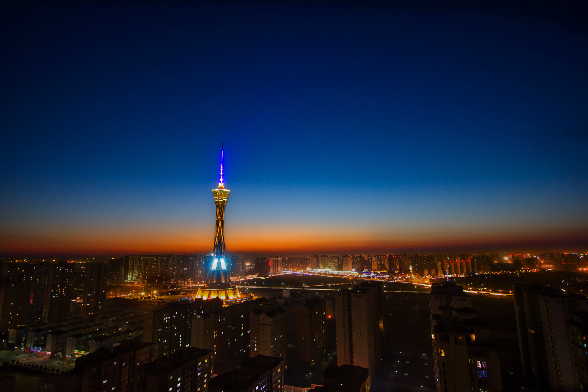 南北篮球,两个战场,从广东加时鏖战到范弗利特世界杯接管