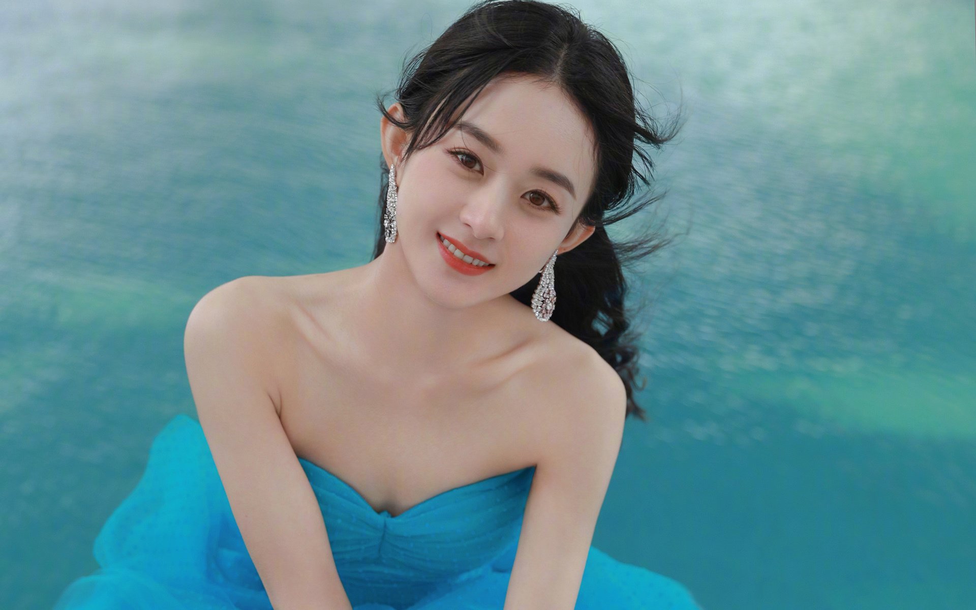 绿茵与赛道,阿劳霍的双重征服